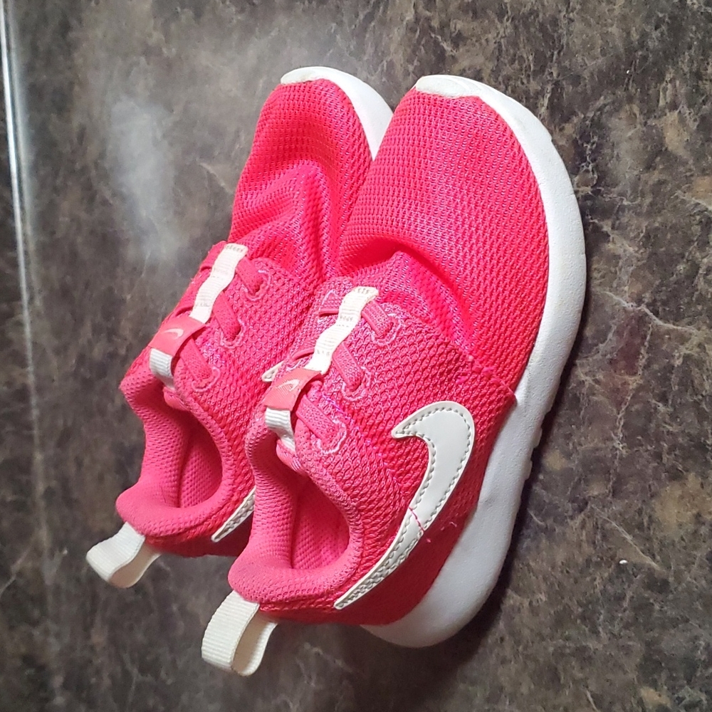 Nike Roshe one size 9c